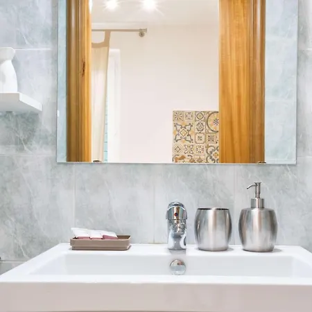 Guest house Sorrentovibes - By Piazzatasso&oldtown Sorrento